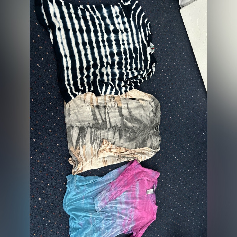COPY - Hardtail bundle- 2 women’s T-shirts size small